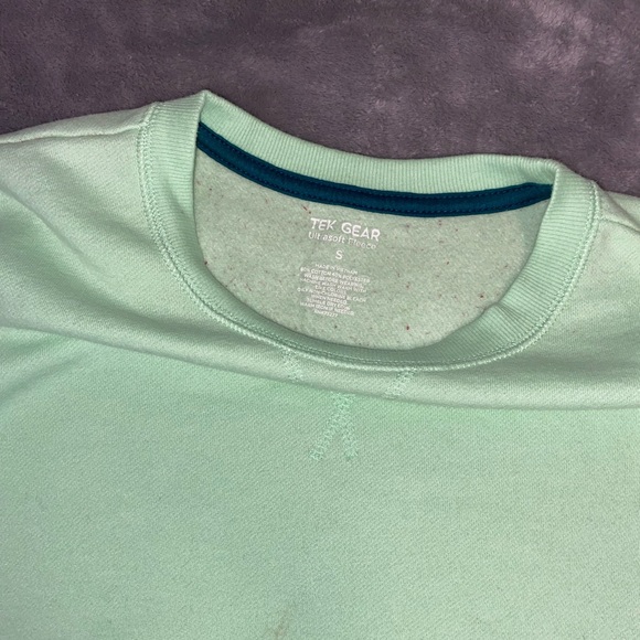 2 Sweaters - Picture 3 of 9